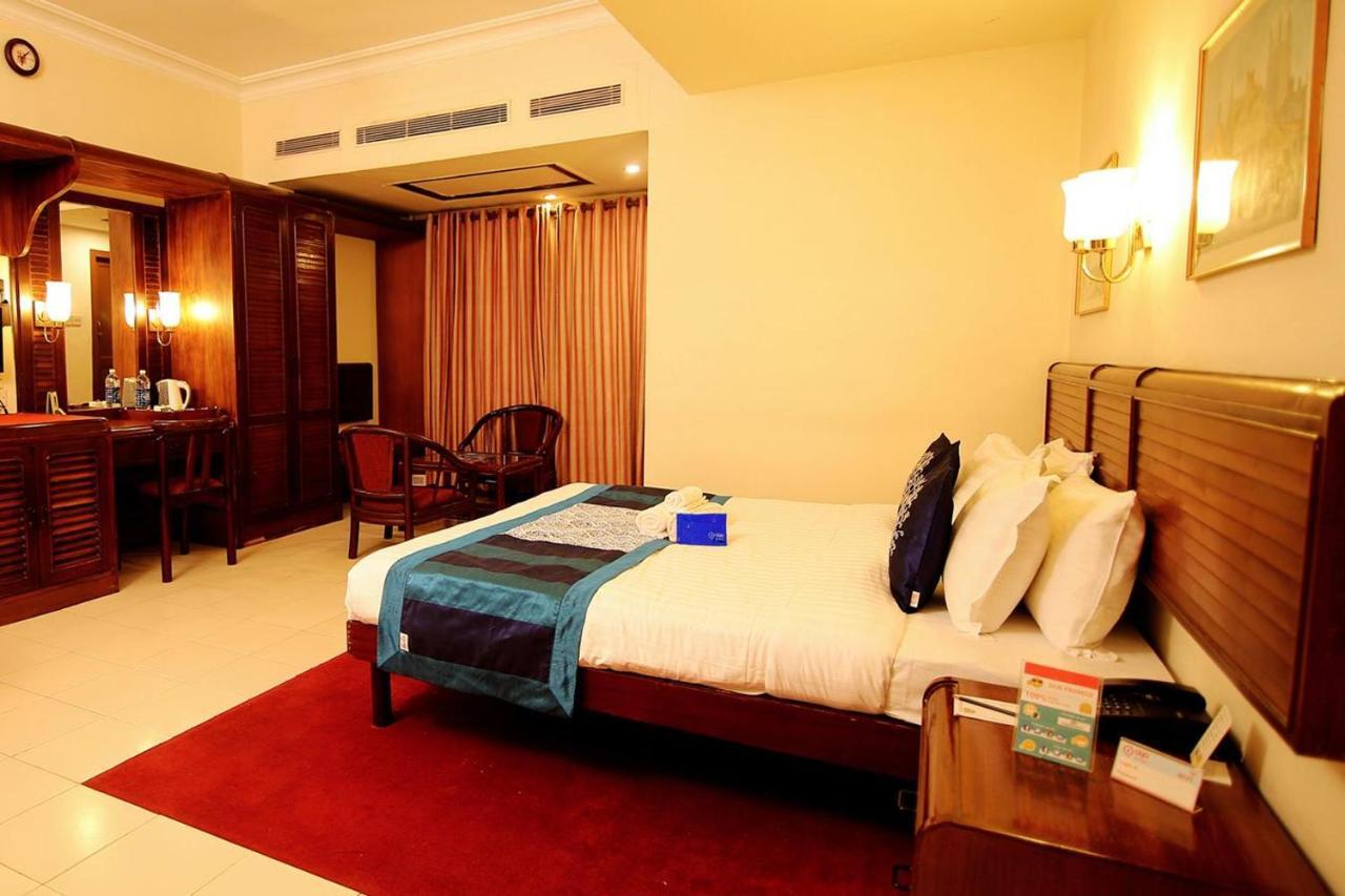 โรงแรมยุวารานี เรซิเดน้ซี่ Kochi ภายนอก รูปภาพ